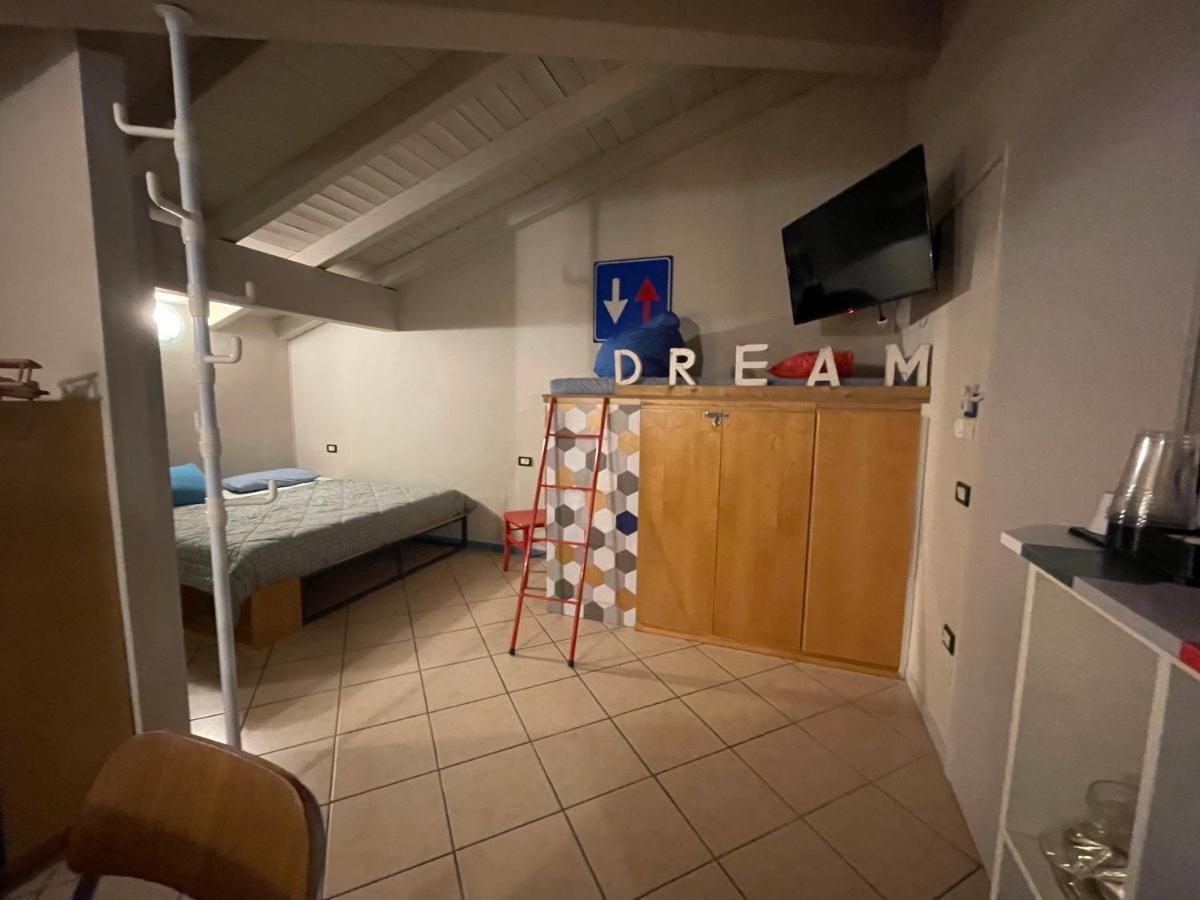 Ferienwohnung Mansardine Metropolitane Brescia Exterior foto